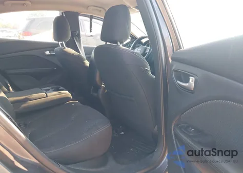 2015 Dodge Dart Sxt z USA, uszkodzony, nr VIN 1C3CDFBB3FD265083